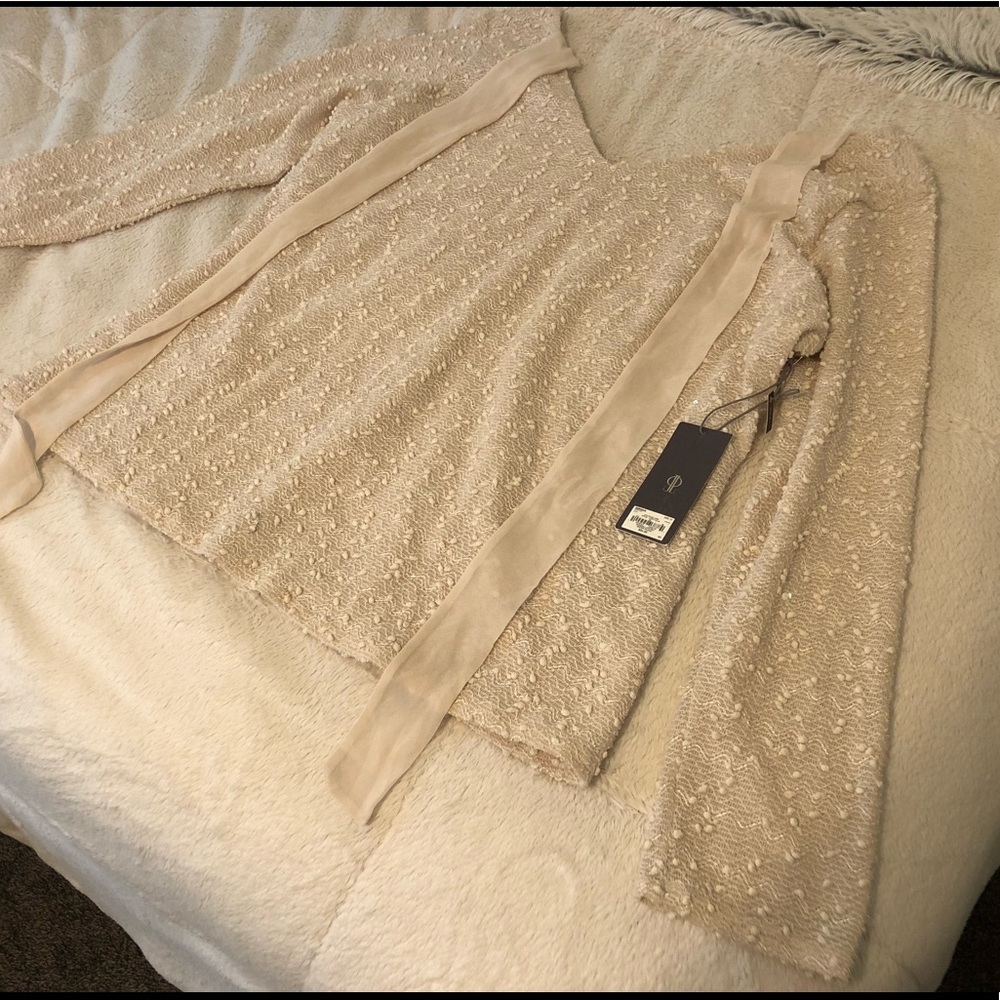 Never worn cream sweater (PLUS SIZE)